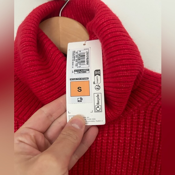 Marks and Spencer’s Knit Sweater - Picture 6 of 9